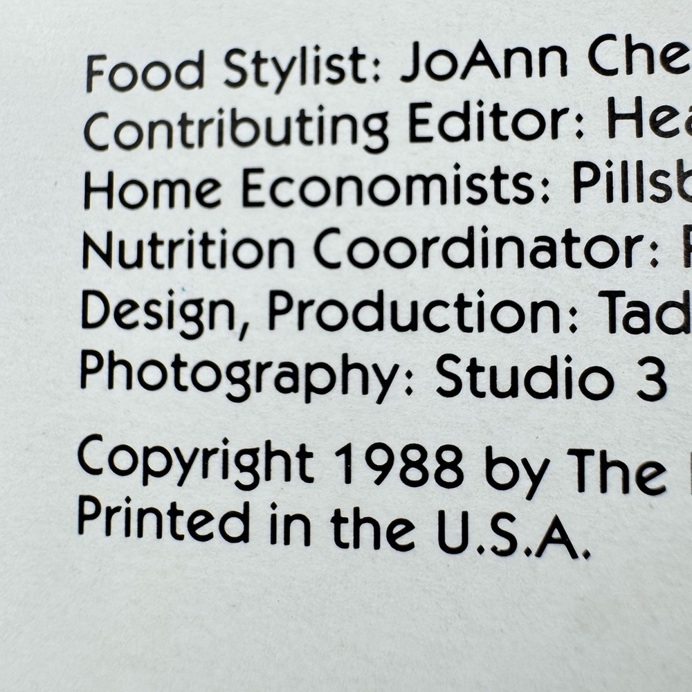 Pillsbury Classic Cookbooks “Bake Off” Special Edition 1988 Check Stand Book - Picture 3 of 3